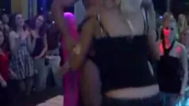 Tetovirani mamin por ...