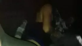 Brineta dodiruje svo ...
