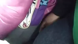 Mlada djevojka miluj ...