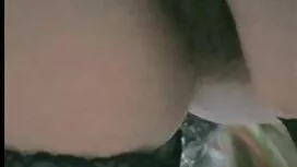 Mladi se zabavljaju  ...