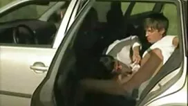 Prsata milf u crnom  ...