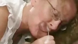 Mladi pilići sisali  ...