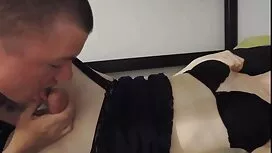 Agent liže plavuša a ...